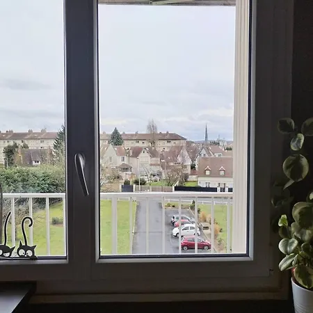 D'une Avec Balcon Amenage Et Wifi A Compiègne