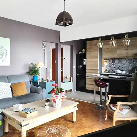 Appartement D'une Avec Balcon Amenage Et Wifi A Compiègne